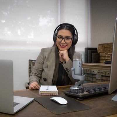 Profile Picture of Paola Jiménez (@PeritoPortugues) on Twitter