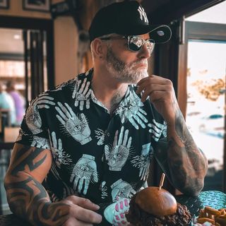 Profile Picture of Brad Pointon (@the_silverfox_guy) on Instagram