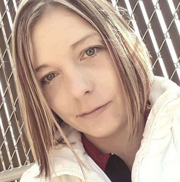 Profile Picture of Sarah Saeger (@walters_1983) on Poshmark