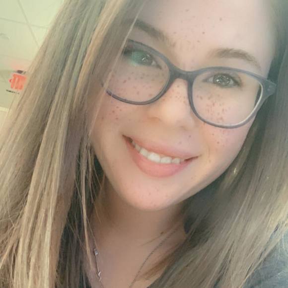 Profile Picture of Cece Germer (@cecegermer) on Poshmark