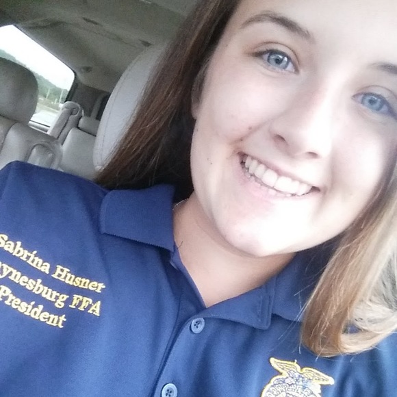 Profile Picture of Sabrina Husner (@shusner1998) on Poshmark