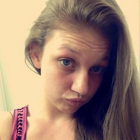 Profile Picture of Raeanna Baumann (@humboldthottie2) on Poshmark