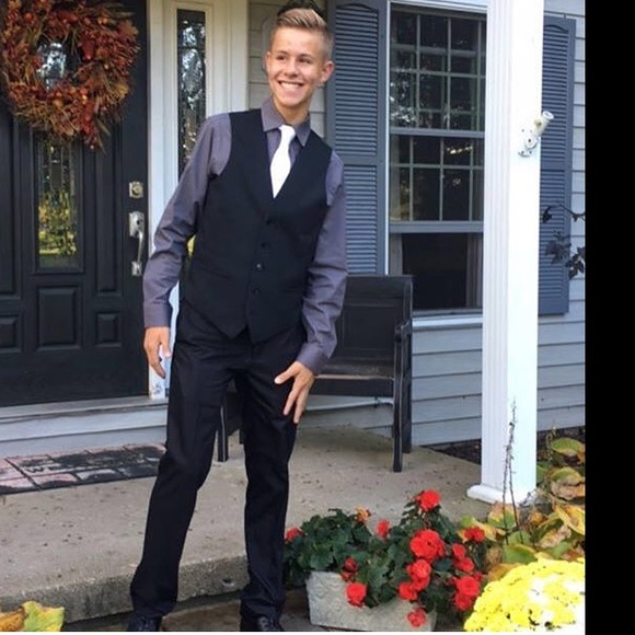 Profile Picture of Sam Reitler (@sam_reitler) on Poshmark