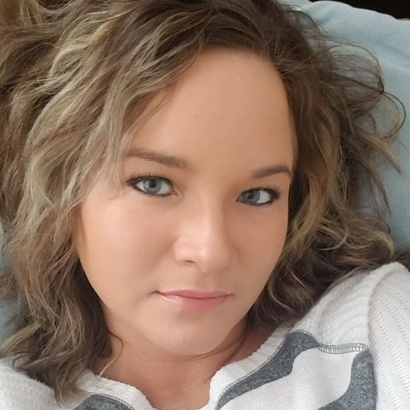 Profile Picture of Melissa Westrich (@m_westrich) on Poshmark