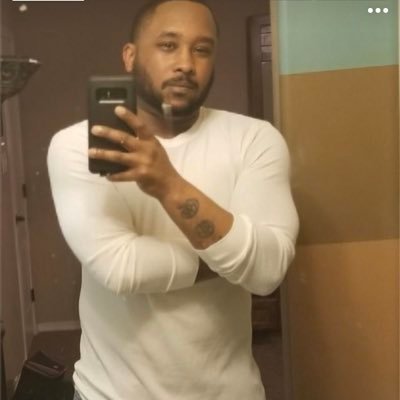 Profile Picture of Mark Burden (@MarkMookmanson) on Twitter