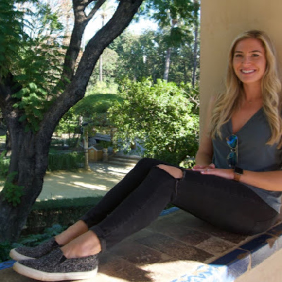 Profile Picture of Adrienne Gerrity (@adriennegerrity) on Poshmark