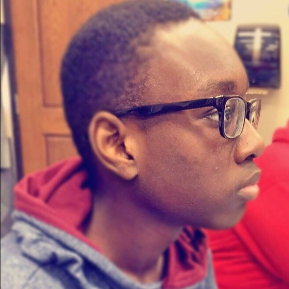 Profile Picture of Christion Trimiar (@christion24) on Poshmark