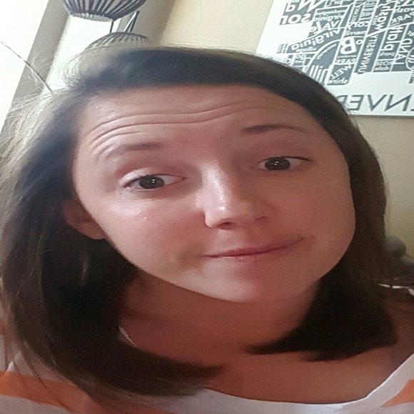 Profile Picture of Kelli Dilallo (@kdilallo06) on Poshmark