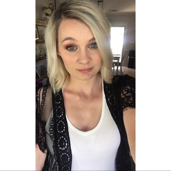 Profile Picture of Misty Casey (@mistyrowe29) on Poshmark