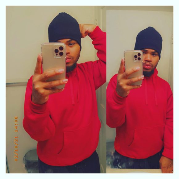 Profile Picture of Aaron Hardwick (@aaronhardwick) on Poshmark