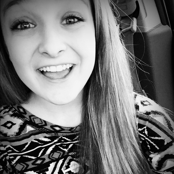 Profile Picture of Kayla Crawford (@kbcrawford) on Poshmark