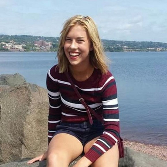 Profile Picture of Kacy Selje (@ksel2001) on Poshmark