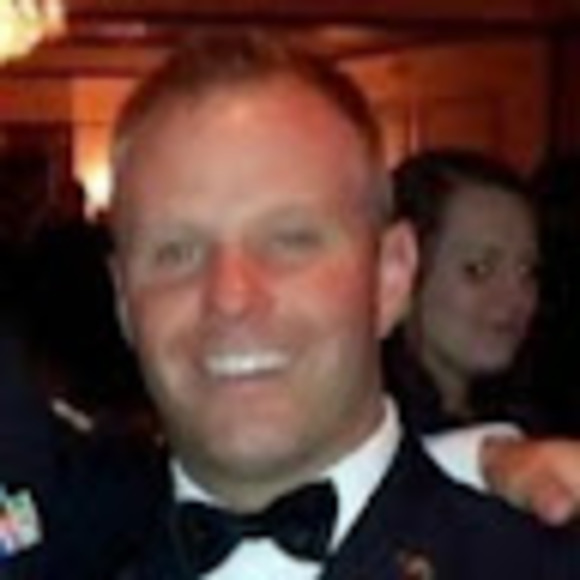 Profile Picture of Scott Fairhurst (@scottfairhurst) on Poshmark