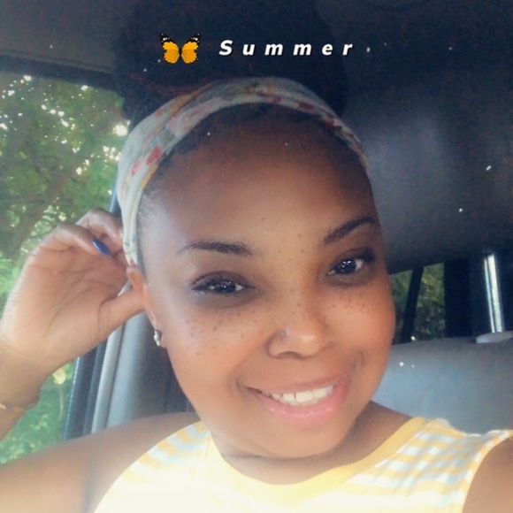 Profile Picture of Dominque Stubbs (@dominquestubbs) on Poshmark