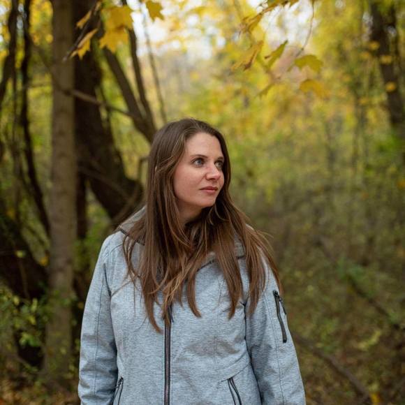 Katherine Deveau - Poshmark Profile Picture of Katherine Deveau (@deveauk9013) on Poshmark