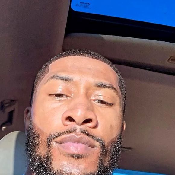 Profile Picture of Eric Coleman (@kvngcrossover) on Poshmark