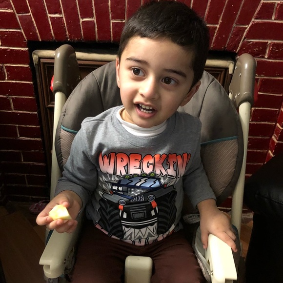 Profile Picture of Aleene Subhan (@aleena_subhan) on Poshmark