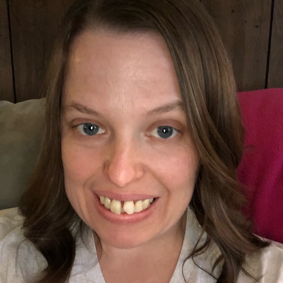 Profile Picture of Audra Moore (@audragmoore) on Poshmark