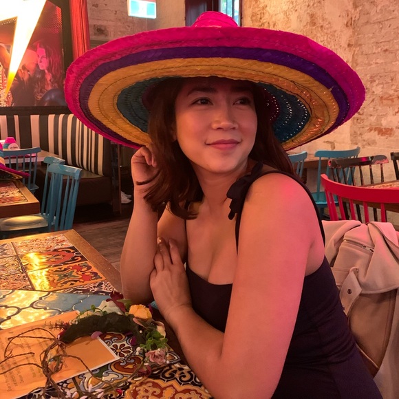 Profile Picture of Cherifer Calingasan (@ceecheri) on Poshmark