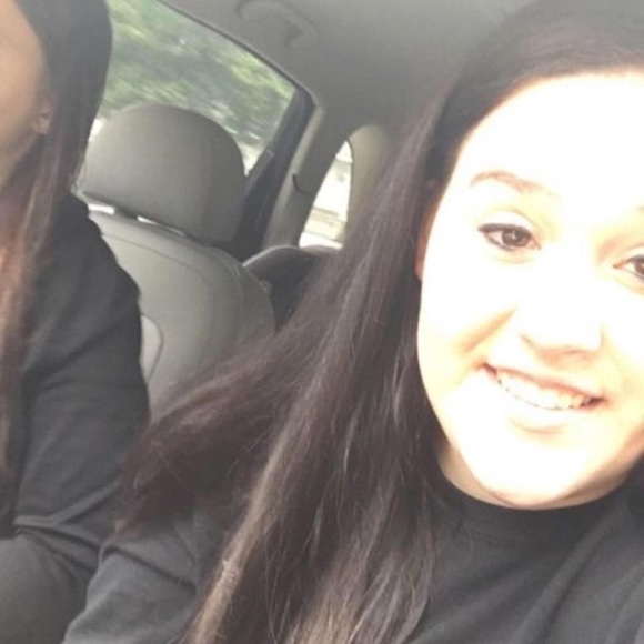 Profile Picture of Kallie Daniels (@kdanielsx) on Poshmark