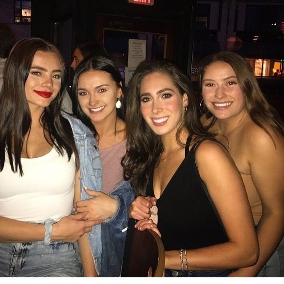 Profile Picture of Allie Tarnoff (@alliegator54) on Poshmark