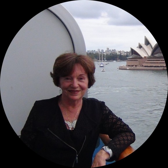 Profile Picture of Karen Larsen (@hersheybar1215) on Poshmark