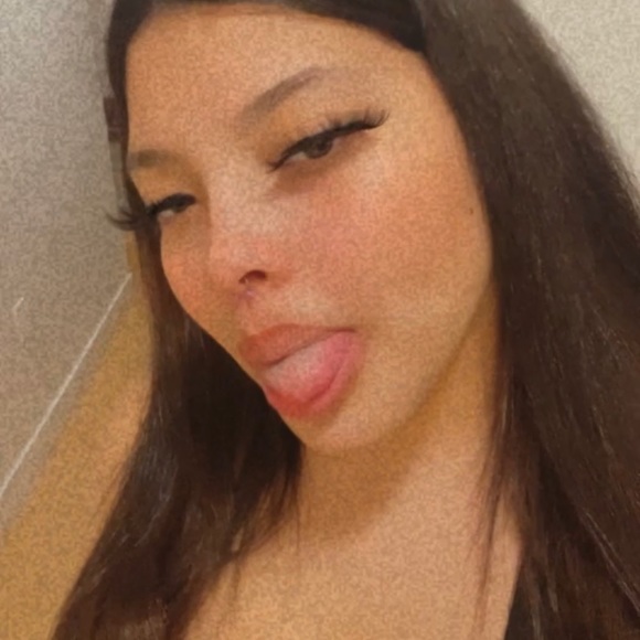 Profile Picture of Savannah Tarafa (@savannah_tarafa) on Poshmark