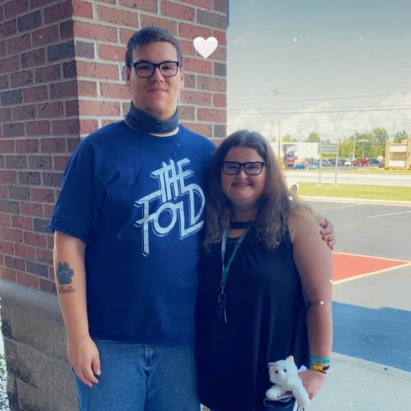 Profile Picture of Payton Gladieux (@paytongladieux) on Poshmark
