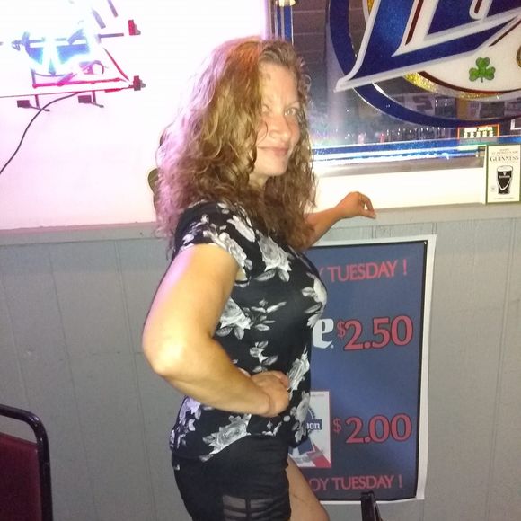 Profile Picture of Simone Adams (@adamssimone247) on Poshmark