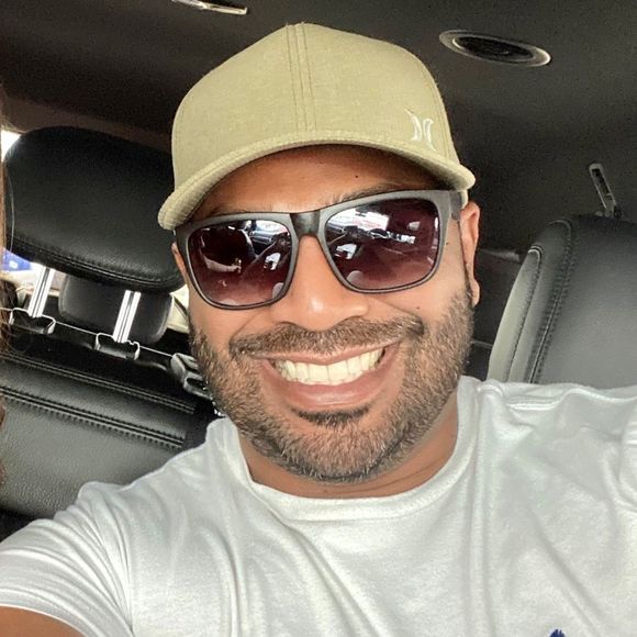 Profile Picture of George Bajoon (@gbajoon) on Poshmark