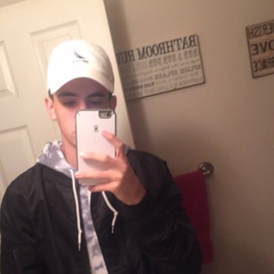 Profile Picture of Zach (@ZachZalewski02) on Twitter