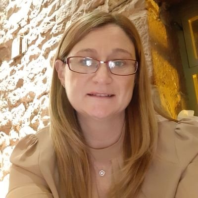 Profile Picture of Julie Callan (@JulieCallan6) on Twitter