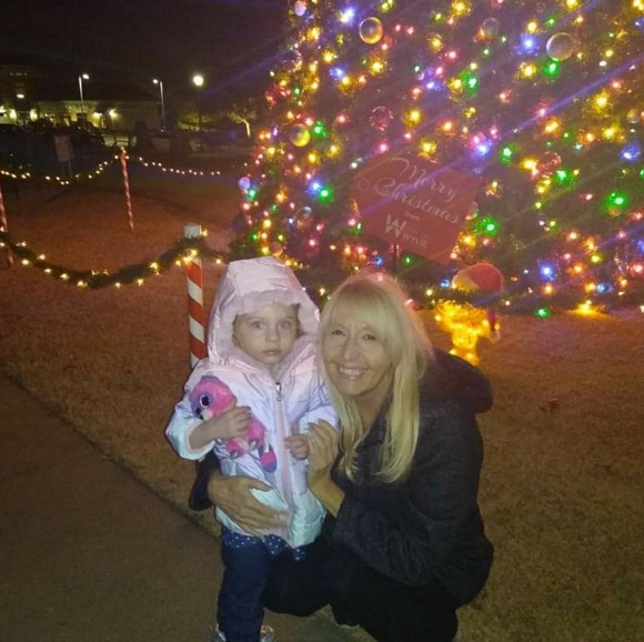 Profile Picture of Melissa Baggerly (@mxmelissa12) on Poshmark