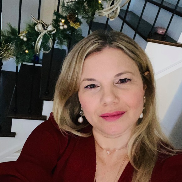 Profile Picture of Mary Spadone-giambagno (@strjanrenadw) on Poshmark