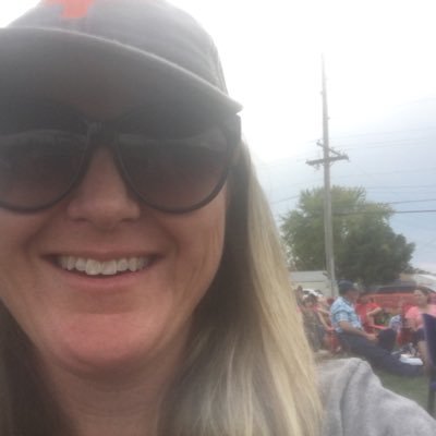Profile Picture of Crystal Peterson (@Crystal05271975) on Twitter