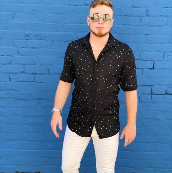 Profile Picture of Tate Tate hartwell (@tatehartwell) on Poshmark