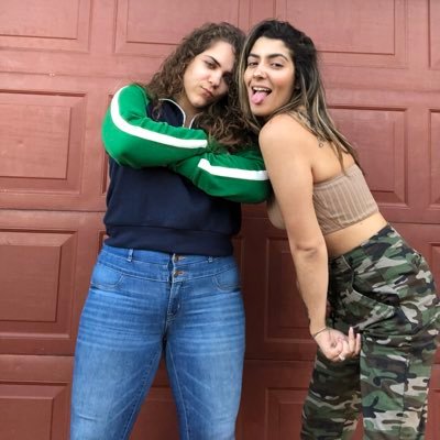 Profile Picture of Caro And Amanda (@CaroandAmanda) on Twitter