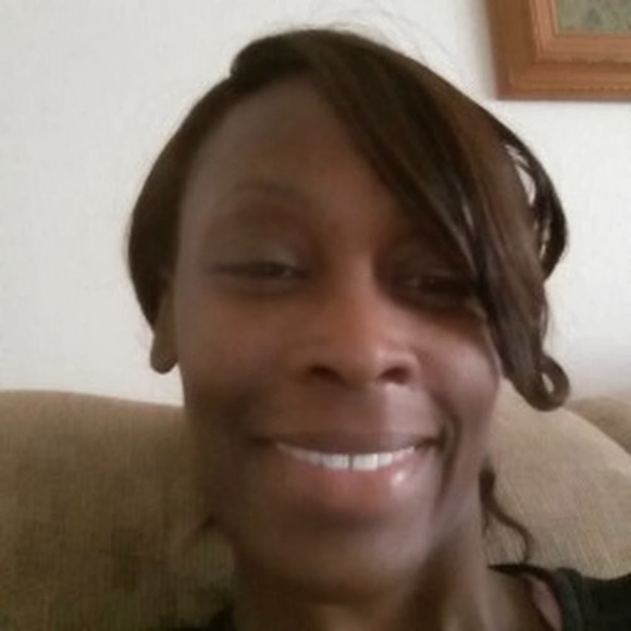 Profile Picture of Sharisse Beston (@shybshyb) on Poshmark