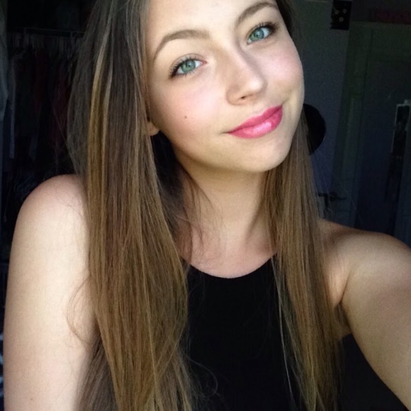 Profile Picture of Katelynn Falconer (@kamfalcon) on Poshmark