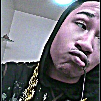 Profile Picture of Alyx Smith (@Broke_And_Alone) on Twitter