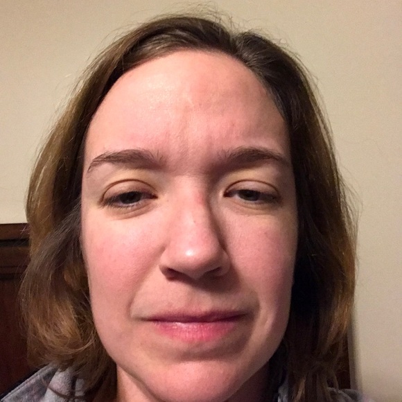 Profile Picture of Kelly Mackewich (@kellymackewich) on Poshmark