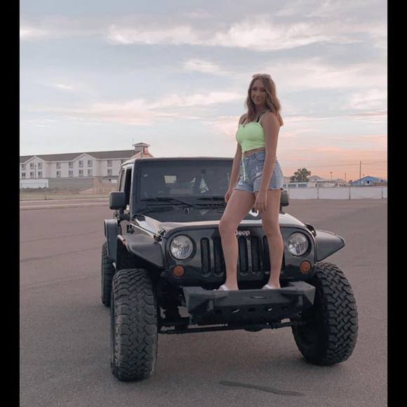 Profile Picture of Braylynn Nelson (@braybray1265) on Poshmark