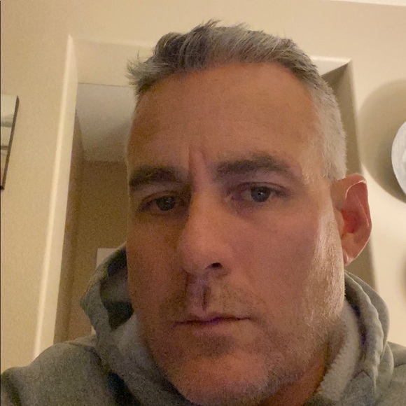 Profile Picture of Daniel Giuliacci (@danielgiuliacci) on Poshmark
