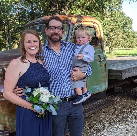 Profile Picture of Lora Griser (@lvechan) on Poshmark