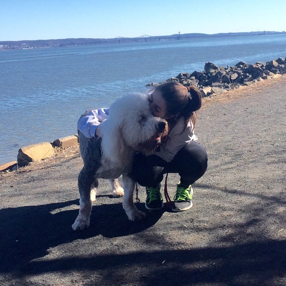 Profile Picture of Kim Dibella (@kimberlydibella) on Poshmark