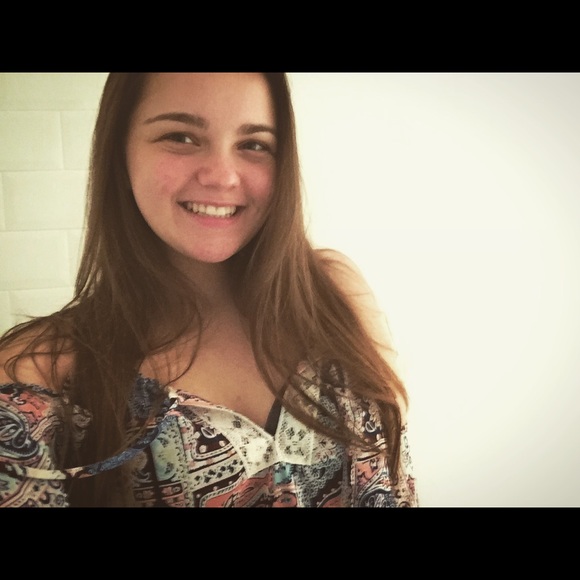 Profile Picture of Ashley Casiano (@ashsamantha14) on Poshmark