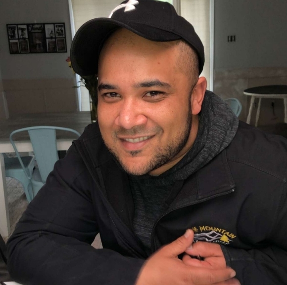 Profile Picture of David Wencl (@davidwencl) on Poshmark