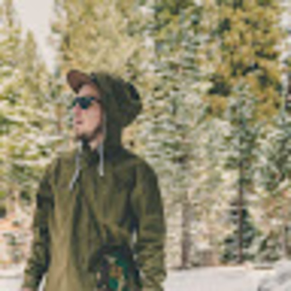 Profile Picture of Kevin Perron (@kevinperron613) on Poshmark