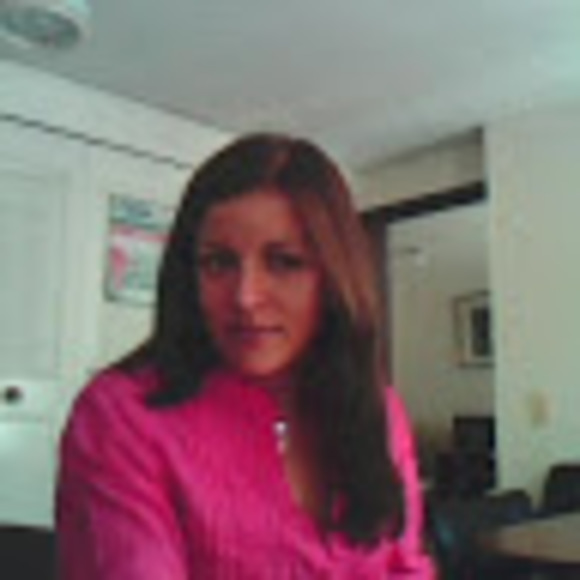 Profile Picture of Diana Forero (@dianafm18) on Poshmark