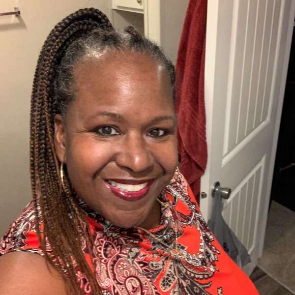 Profile Picture of Tracey Hightower (@hightowt) on Poshmark